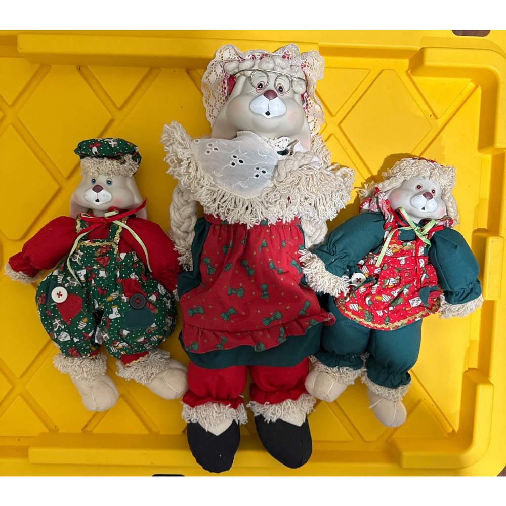 Unbranded 3 piece set mama & child christmas dogs Red Green Christmas Dolls